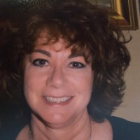 Nili Dutton