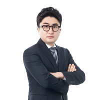 Seung Woong Lee