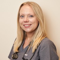 Julie Watiker, Dvm