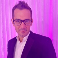 Simon Holmes