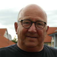 Max Bold
