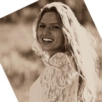Ellie H.