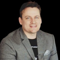 🤖 Karl Schuckert 🤖