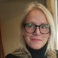 Valerie Glaves