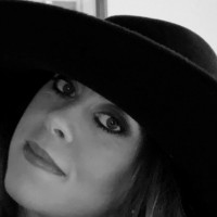 Caroline Giles