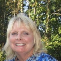 Bobbi Helgeson