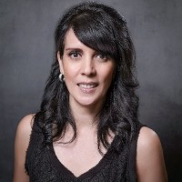 Laura E Navarro Cobos