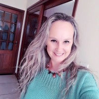 Ângela Simone Lewkowicz