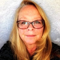 Angela Hengel