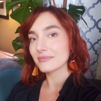 Lena Neaves
