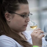 Eszter Schmidt