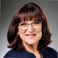 Tonya Hutchison, Cae