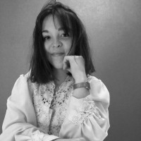 Chloé Angot