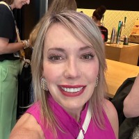 Leslie Curry