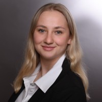 Alexandra Lang