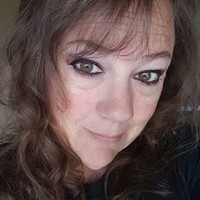 Toni Leach