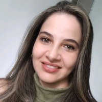 Nívea Maria Pereira Hirata