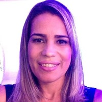 Adriana Lemos