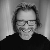 Brian J Ritchie