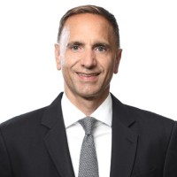 Guenther Hollfelder, Cfa