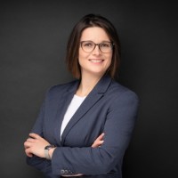 Claudia Mangold