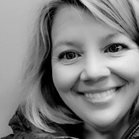 Kelly Mundhenke