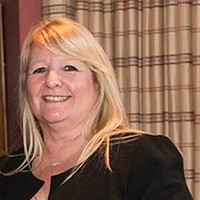 Julie Renshaw (Associate Cipd)