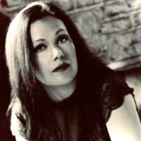 Anne Loucks