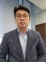 Si Wan Lee