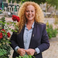 Laura van Nieuwenhuijze