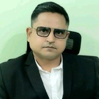 Mahesh Shivratan Mandhana Founder Swatantra Legal Advocates Mumbai