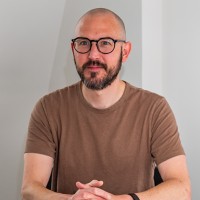 📌 Simon Bennison