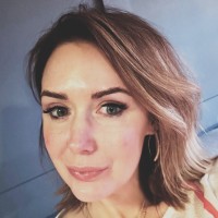 Angela Holmes