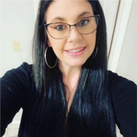 Leslie Pari, Cmom