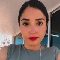 Brenda Flores Silva