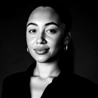 Tia Wallace