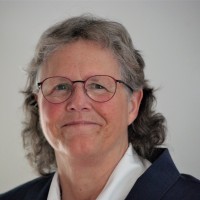 Brenda J Deakin