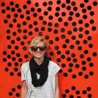 Tara Mrowka, Aia