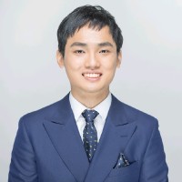 Raymond Lee