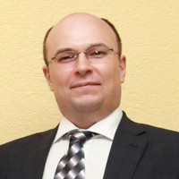 Антон Уханов