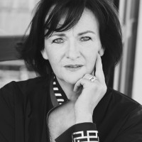 Véronique DESCHARRIERES