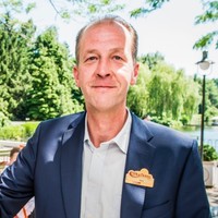 René Van Der Linde