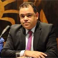 Juliano Bueno de Araujo .'.