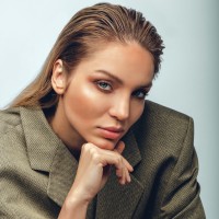 Amora .