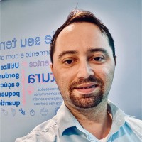 Adriano Guimarães