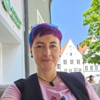 Dr. Marianne Collier