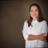 Oksana Simov