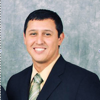 Ollie Flores