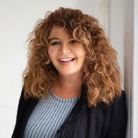 Caroline Ravenall -  Evolving Leaders and Teams to Thrive in Complexity (Without Burning Out)