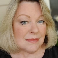Debra Ewing